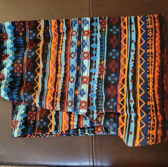 Aztec Leggings - Picture 2 of 3
